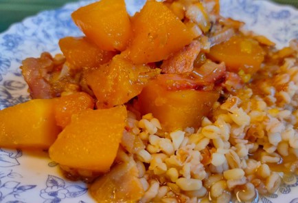 Фото шага рецепта Тыква с беконом пореем и рисом  шаг 19 