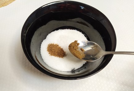 Фото шага рецепта Тыква в духовке с сахаром и корицей 190343 шаг 4  