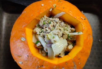 Фото шага рецепта Тыква запеченная с фаршем фасолью и пекинской капустой 175886 шаг 12  