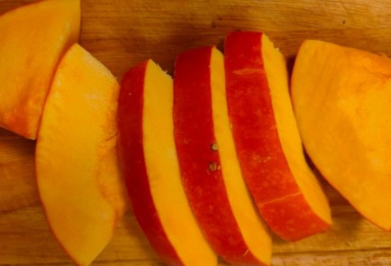 Фото шага рецепта Тыква запеченная с сыром 187486 шаг 2  