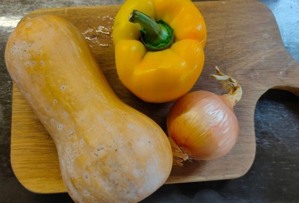 Фото шага рецепта Тыква запеченная со сладким перцем и луком 175892 шаг 1  