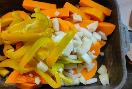 Фото шага рецепта Тыква запеченная со сладким перцем и луком 175892 шаг 9  