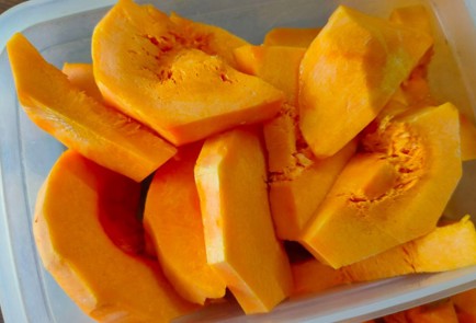 Фото шага рецепта Тыква жаренная с кускусом 176176 шаг 2