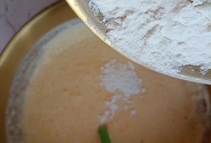 Фото шага рецепта Тыквеннобанановые блины с куркумой 191356 шаг 9  