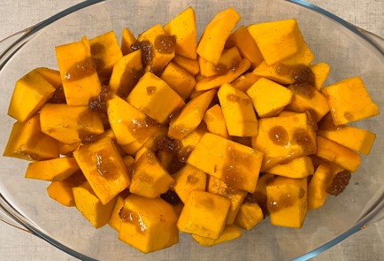 Фото шага рецепта Тыквенное печенье с изюмом 191169 шаг 3  