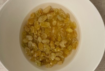 Фото шага рецепта Тыквенное печенье с изюмом 191169 шаг 5  