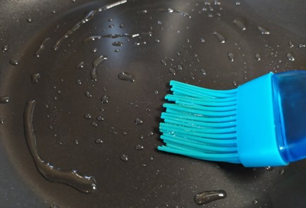 Фото шага рецепта Тыквенные драники 189238 шаг 6  