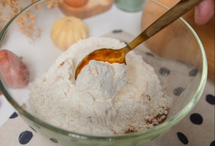 Фото шага рецепта Тыквенные маффины 190567 шаг 2  