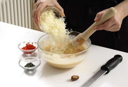 Фото шага рецепта Тыквенные оладьи с пармезаном и чили 152993 шаг 6  