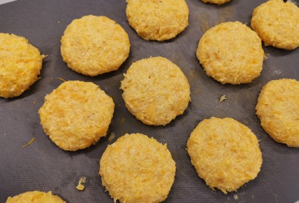 Фото шага рецепта Тыквенные оладьи 191447 шаг 7  