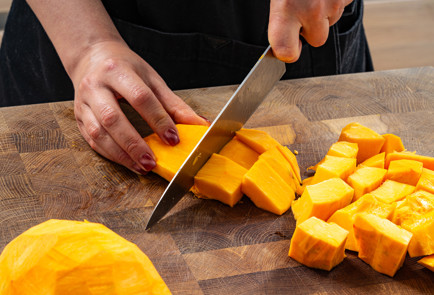 Фото шага рецепта Тыквенный суп классический 190333 шаг 2  