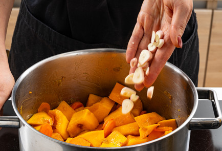 Фото шага рецепта Тыквенный суп классический 190333 шаг 5  