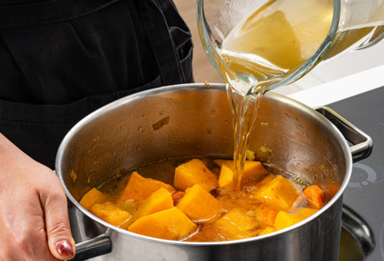 Фото шага рецепта Тыквенный суп классический 190333 шаг 6  