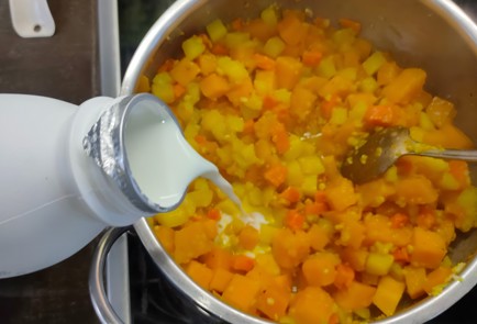 Фото шага рецепта Тыквенный суппюре с брынзой 175117 шаг 13  
