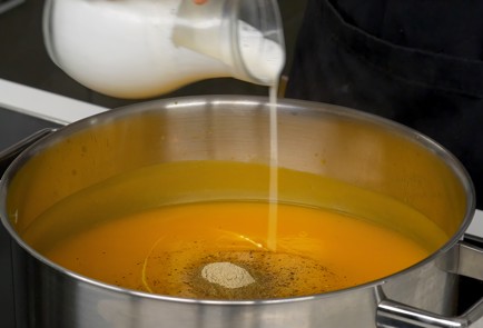 Фото шага рецепта Тыквенный суппюре 151380 шаг 6  