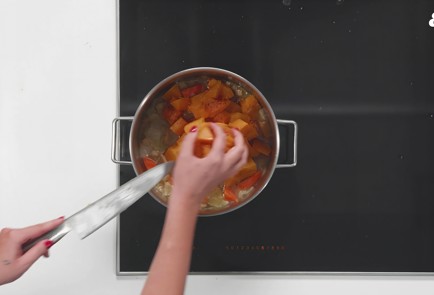 Фото шага рецепта Тыквенный суп с кокосовым молоком 174751 шаг 7  