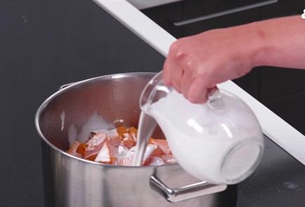 Фото шага рецепта Тыквенный суп с кокосовым молоком 174751 шаг 8  