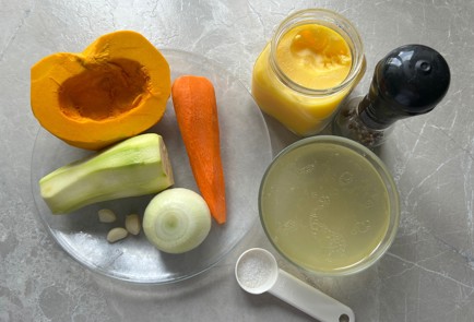 Фото шага рецепта Тыквенный суп 190034 шаг 1