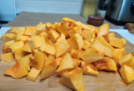 Фото шага рецепта Тыквенный суп 190485 шаг 1  