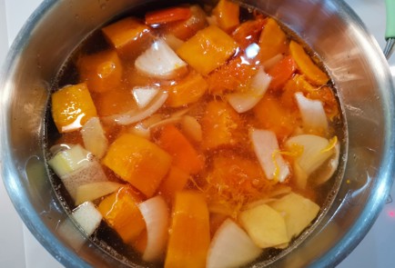 Фото шага рецепта Тыквенный суп 190750 шаг 6  