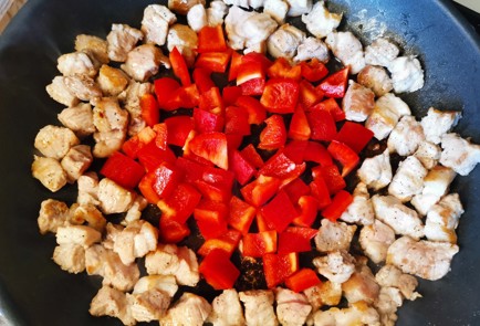 Фото шага рецепта Удон со свининой 189309 шаг 6  