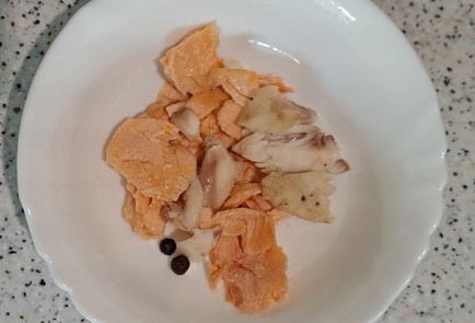 Фото шага рецепта Уха из двух видов рыбы 186610 шаг 12  