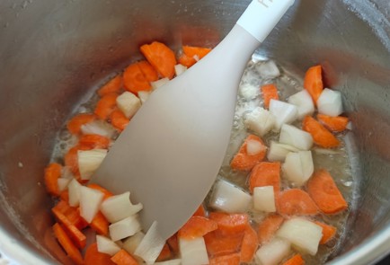 Фото шага рецепта Уха из красной рыбы 191588 шаг 6