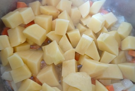 Фото шага рецепта Уха из красной рыбы 191588 шаг 7