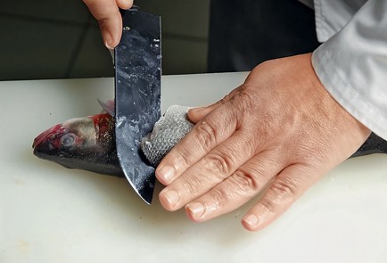 Фото шага рецепта Уха из сибаса 28379 шаг 2  