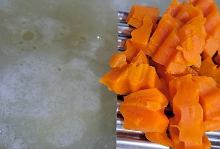 Фото шага рецепта Уха из сома 190577 шаг 9  