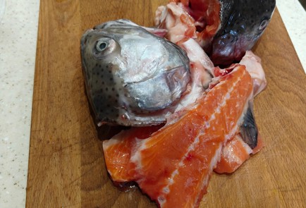 Фото шага рецепта Уха пофински со сливками 175330 шаг 1  