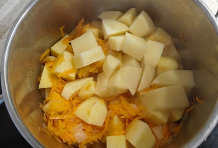 Фото шага рецепта Уха пофински со сливками 175330 шаг 10  