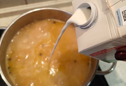 Фото шага рецепта Уха пофински со сливками 175330 шаг 17  