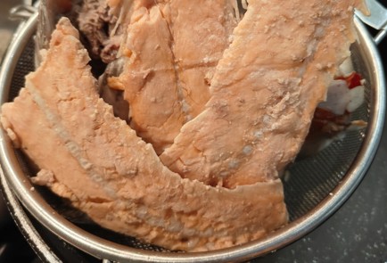 Фото шага рецепта Уха пофински со сливками 175330 шаг 2  