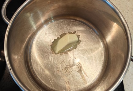 Фото шага рецепта Уха пофински со сливками 175330 шаг 7  