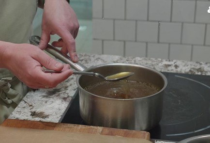 Фото шага рецепта Уха с угольком 152520 шаг 9  