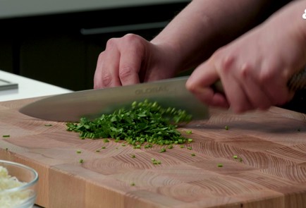 Фото шага рецепта Универсальный сливочный соус 152266 шаг 1  