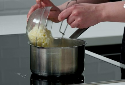 Фото шага рецепта Универсальный сливочный соус 152266 шаг 5  