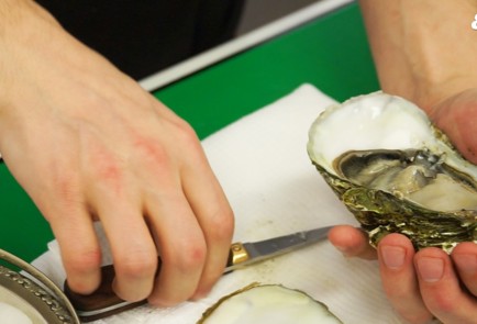 Фото шага рецепта Устрицы с тремя соусами 81087 шаг 5  