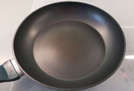 Фото шага рецепта Утиная грудка на сковороде 187104 шаг 7