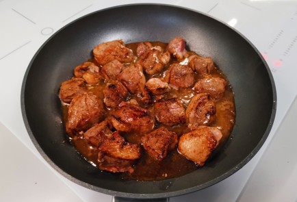 Фото шага рецепта Утиная грудка на сковороде 187104 шаг 9