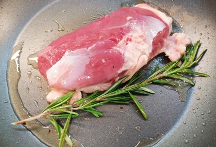 Фото шага рецепта Утиная грудка с хрустящей корочкой 188210 шаг 4