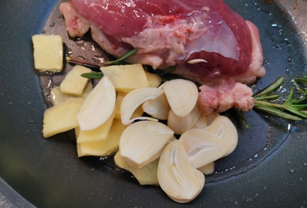 Фото шага рецепта Утиная грудка с хрустящей корочкой 188210 шаг 5