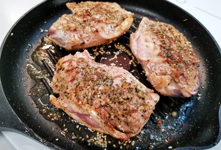 Фото шага рецепта Утиная грудка с итальянскими травами 140694 шаг 5  