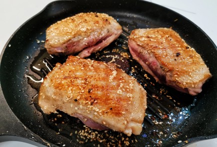 Фото шага рецепта Утиная грудка с итальянскими травами 140694 шаг 6  