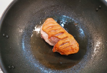 Фото шага рецепта Утиная грудка 188801 шаг 4