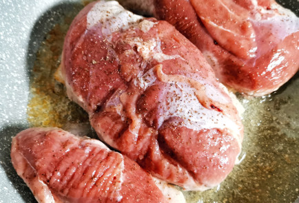 Фото шага рецепта Утиное филе обжаренное на сковороде 151769 шаг 5