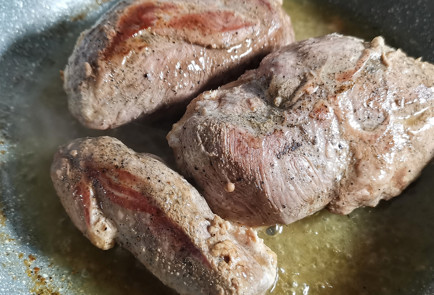 Фото шага рецепта Утиное филе обжаренное на сковороде 151769 шаг 9