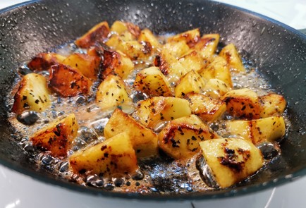 Фото шага рецепта Утиное филе с жареными яблоками 140722 шаг 17  