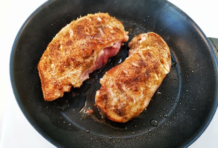 Фото шага рецепта Утиное филе с жареными яблоками 140722 шаг 9  